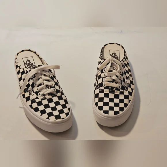 Womens 8.5 Black Whita Slip On Vans Sneaker Shoes - Picture 7 of 11